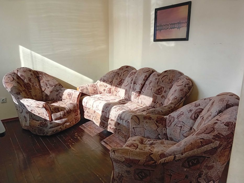 Комплект диван с два футьойла