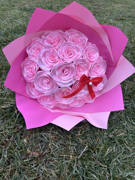 Buchet trandafiri din satin roz