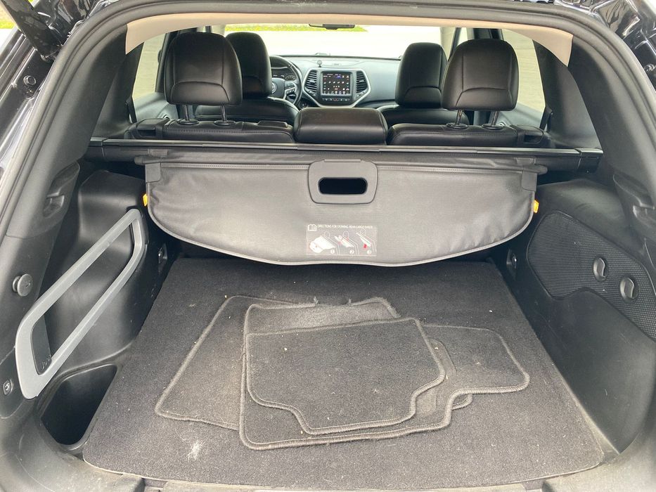 Jeep Cherokee Overland 4x4 automat 128000km full full