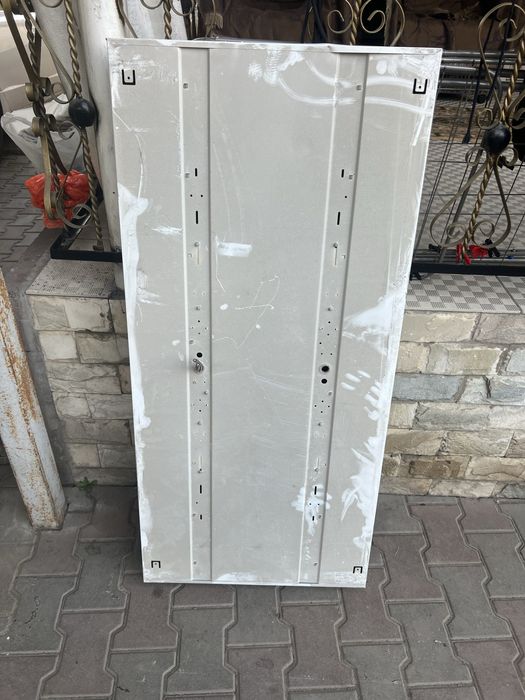 В продаже потолочное освещение