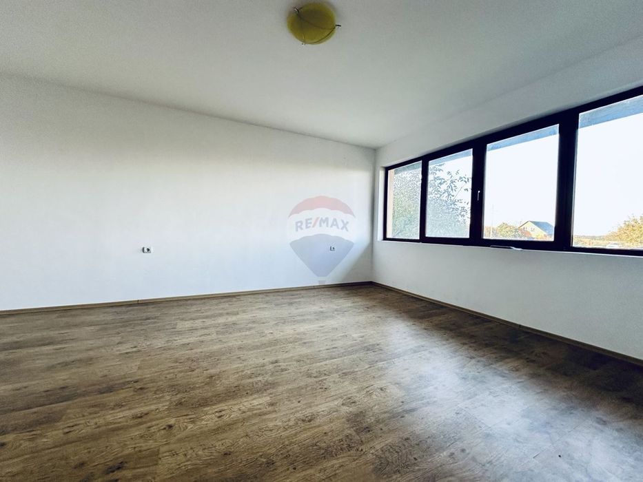 Нова селска къща с двор, за продажба с. Царичино, общ. Балчик, Я.И.