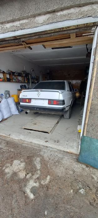 Продам мерс 190 на ходу