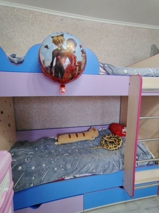 Продам детскую мебель для девочек