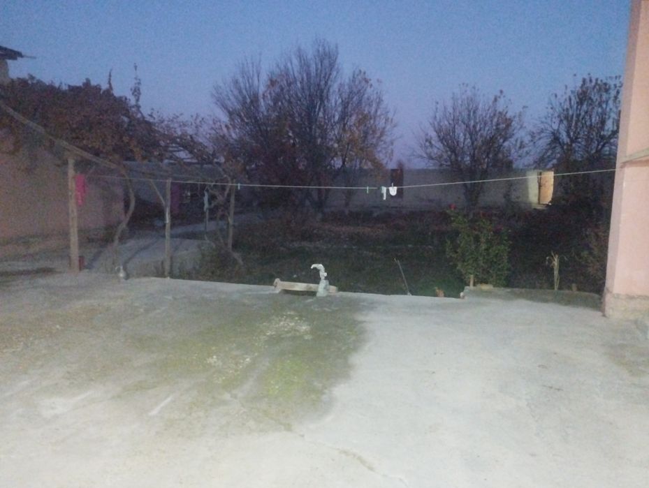 Hovli sotiladi bitgan yashasa buladi tayyor