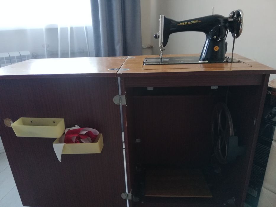 Продам швейную машинку бу