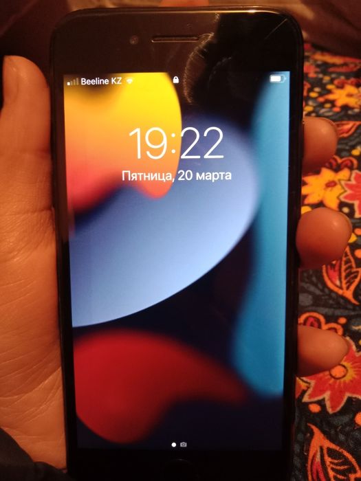 продам iPhone 7 в отличном состоянии