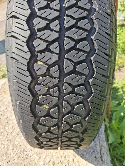 Продам шину 245/65/17  гудрич