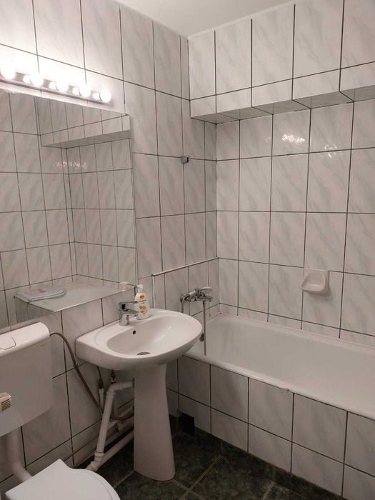 Inchiriere Apartament 3 camere, decomandat, ultracentral  , 450 Euro