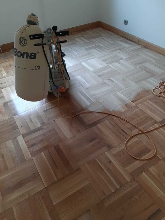 Raschetat parchet masiv și montaj