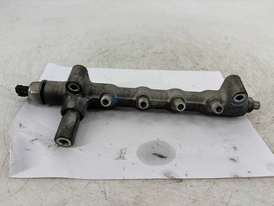 Rampa injectoare Opel Astra J an 2010 1.7 cdti