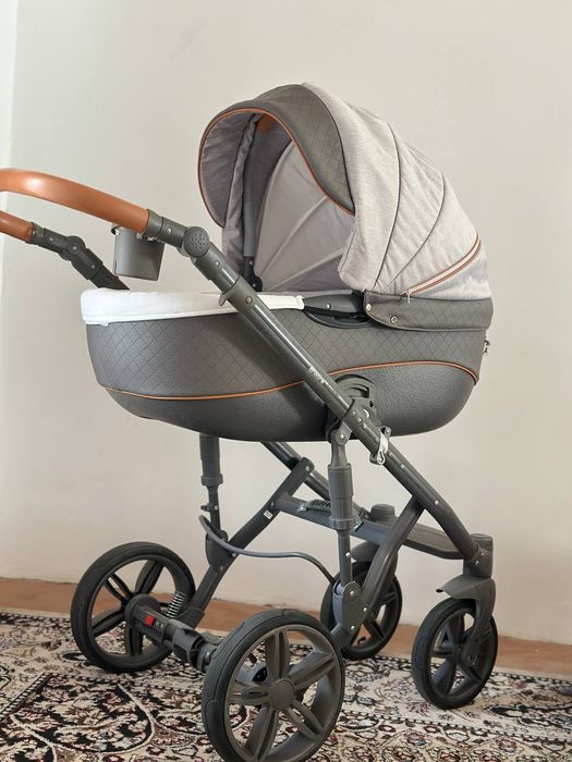 Коляска сотилади .ПОЛША.