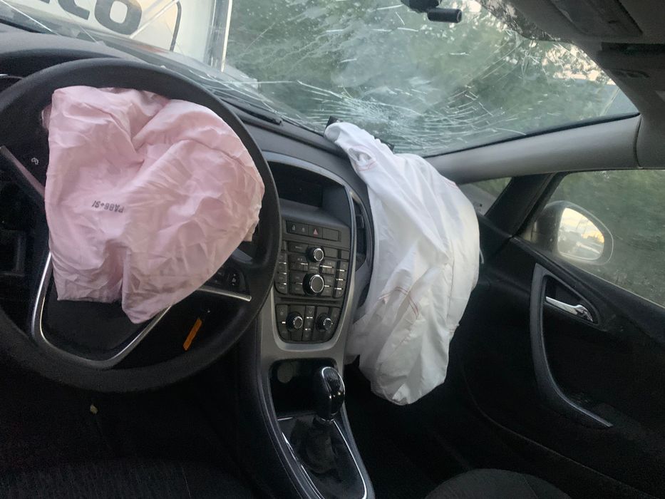 Opel Astra 1.7cdti 6скорости 2014г