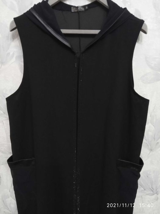 Длинная лёгкая безрукавка, размер 58.