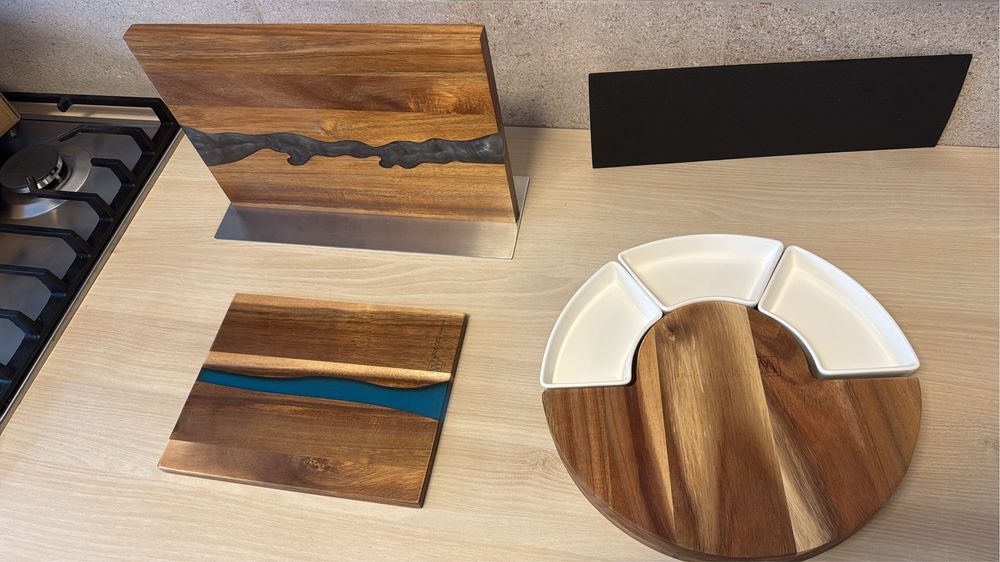 Platou brânzeturi, suport magnetic cuțite, tocator din lemn si rasina