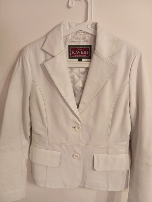 Бяло сако, естествена кожа