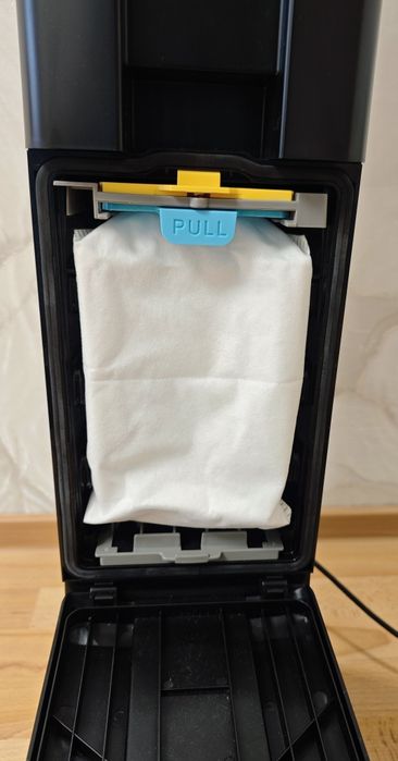 Продам вертикальный пылесос