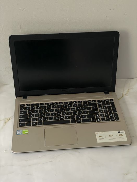 Щустрый ноутбук с SSD диском