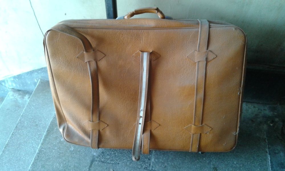 Куфар естествена кожа