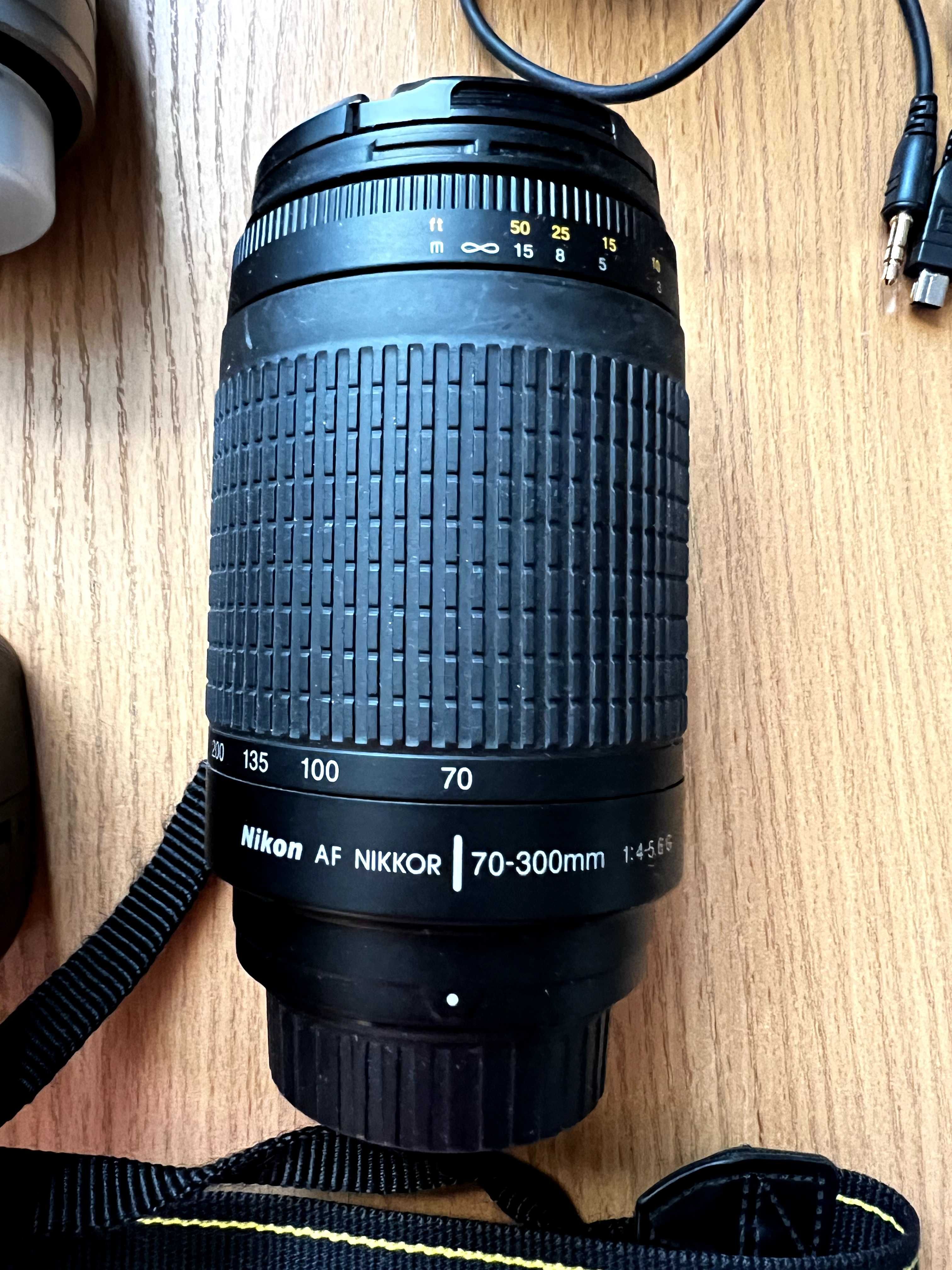 Фотоаппарат Nikon D7000 + 4 объектива, 3 батареи, 2 линзы, флешка и ...