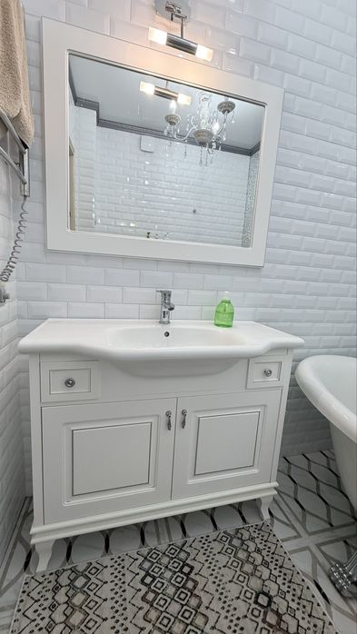 Продам б/у мебель для ванной/душевой