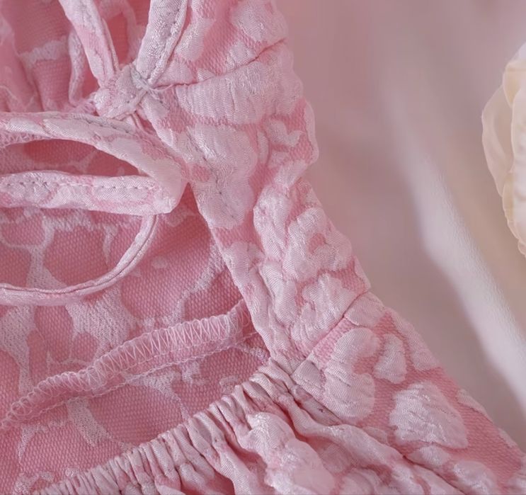 Лятна розова рокля