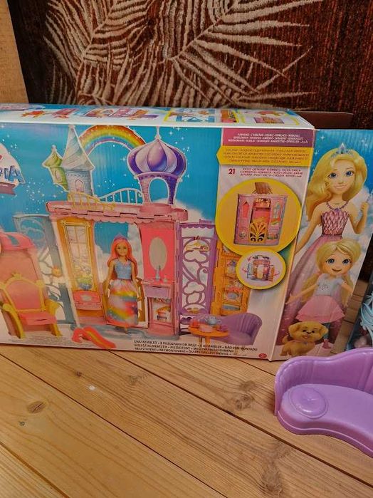 Замък музикален и  къща на барби barbie