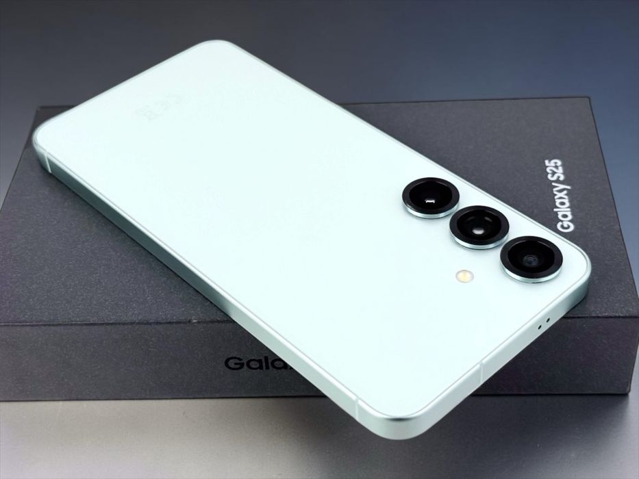 НОВ! Samsung Galaxy S25 5G 128GB 12RAM Mint 2г. Гаранция!