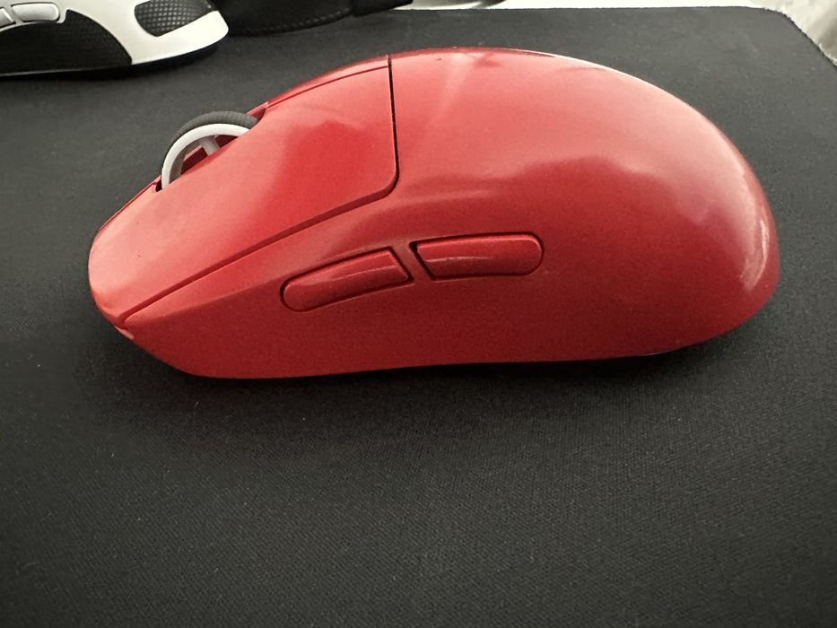 мышка logitech superlight1 в красном цвете
