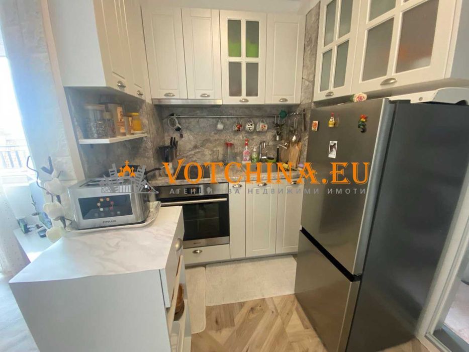 Продава се Четиристаен апартамент в Варна, Христо Ботев - 130 кв.м за 1138 €/кв.м - Снимка #2