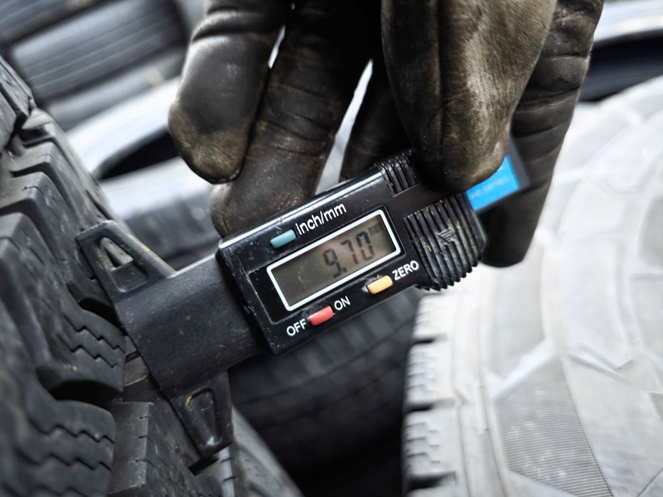 4бр Зимни гуми за бус 215 65 16 С - Semperit