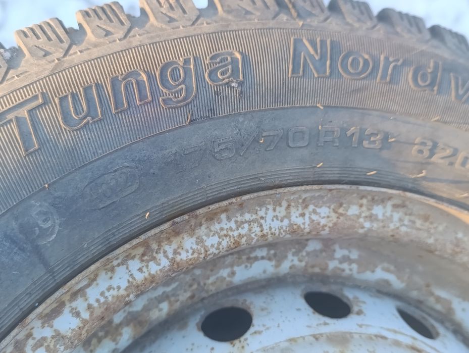 Продам комплект резины. зима R13