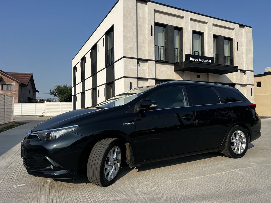 Toyota auris 2015 1.8 hybrid