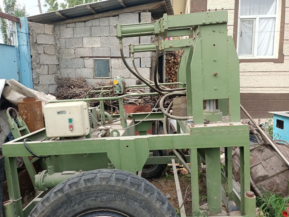 Аппарат по производству глиноблок