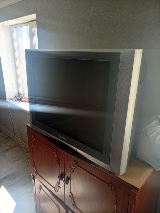 Срочно продам телевизор