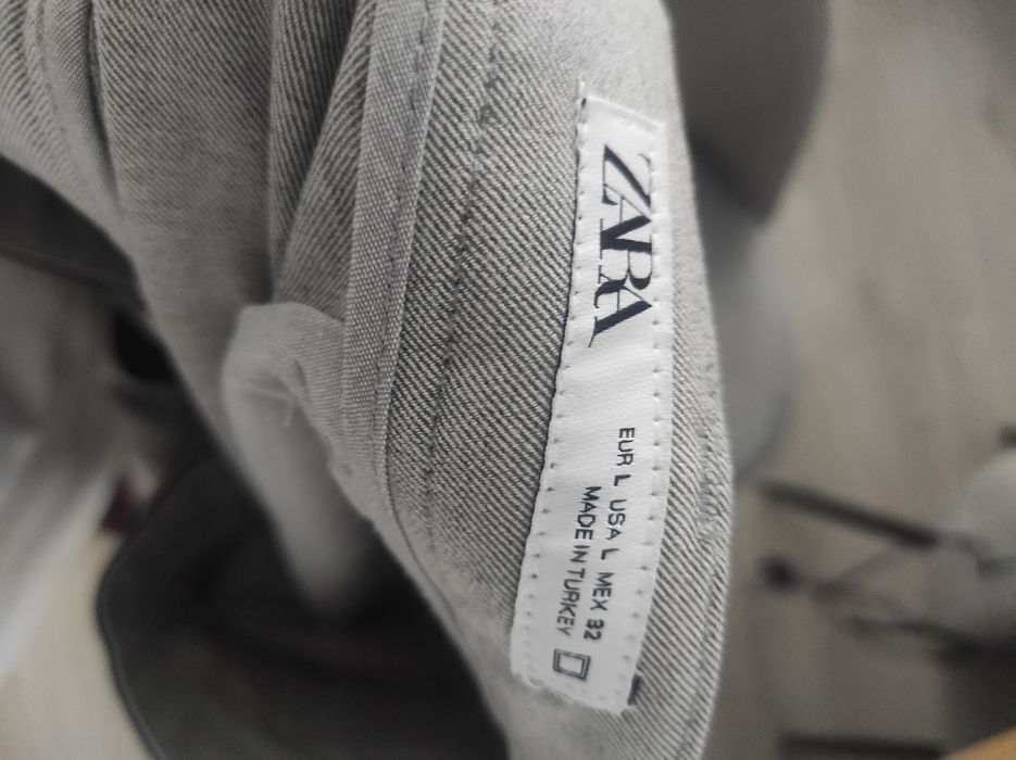 Vand pantaloni eleganti Zara - marimea 32