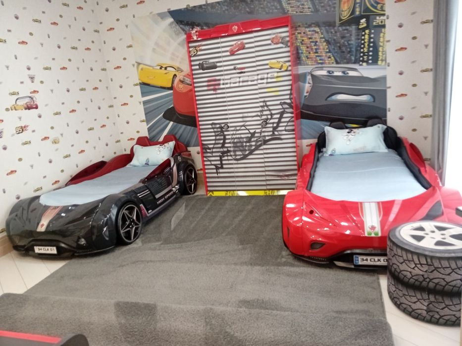 Продам Кровать машины  в комплекте
