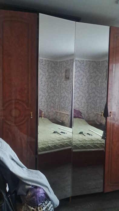 Продам спальный гарнитур