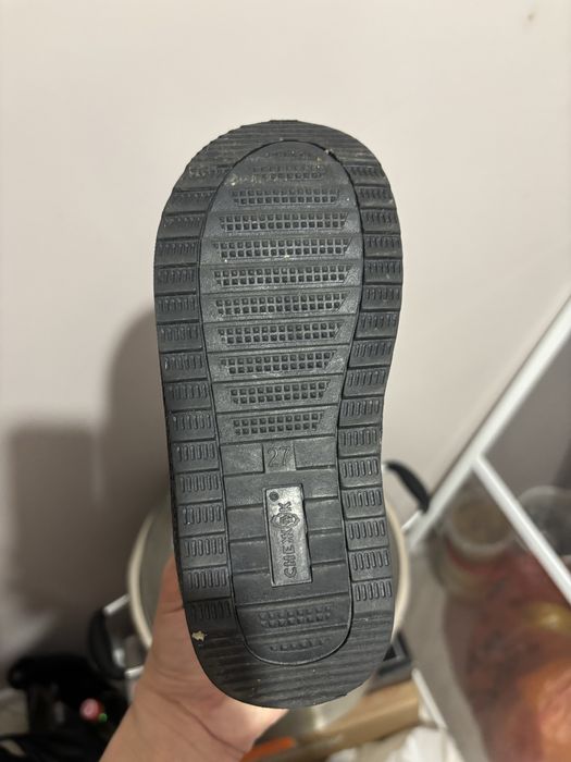 Продам детские угги 27 р