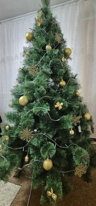 Елка новогодняя пышная