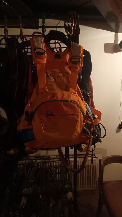 Vând vesta de salvare palm