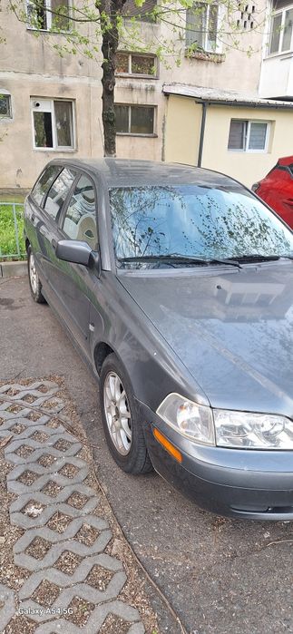 Vând volvo v40 an 2003