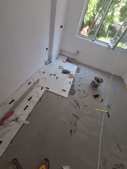 Execut lucrari de construcții!