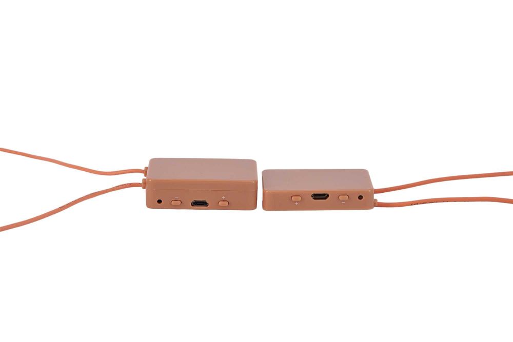 Dispozitiv model Cutie GSM si nano casti magnetice 7 ore autonomie