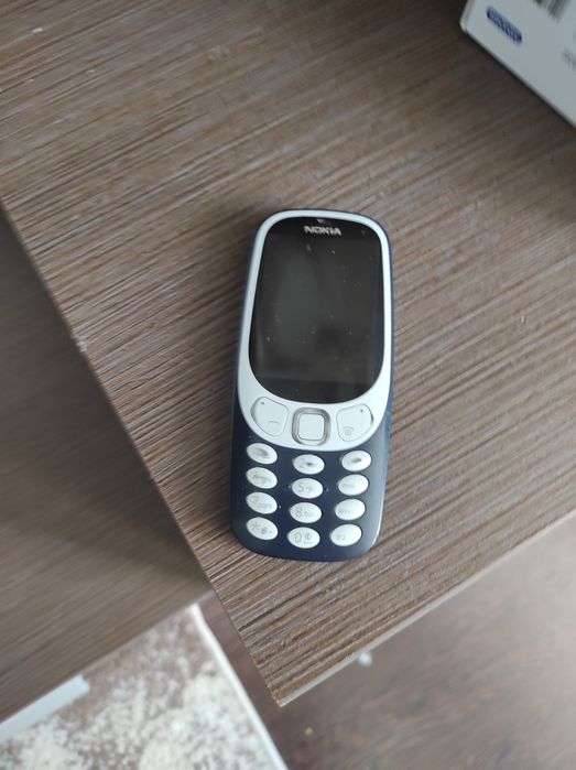 Vând telefoane  cu butoane