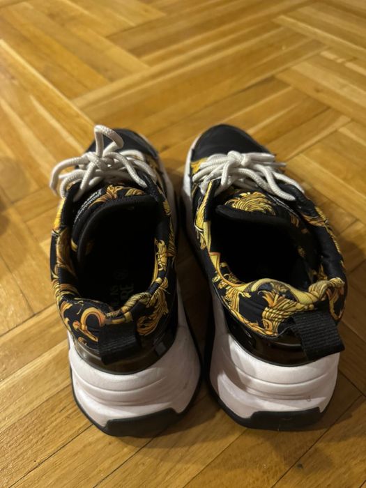 Adidasi Versace marimea 38