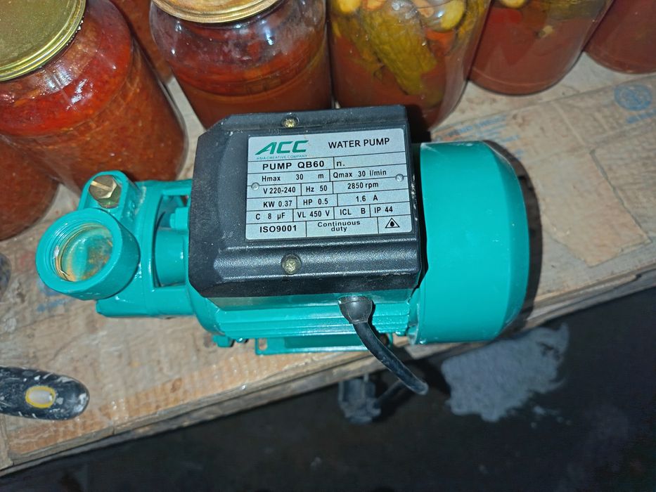 Iwlamagan yomg'irda qolgan zanglagan