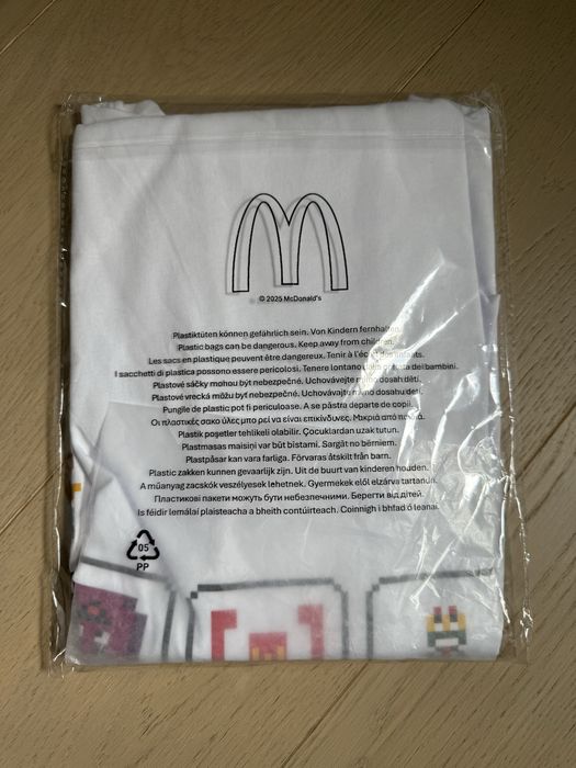 Tricou S/M Minecraft McDonald’s - A Minecraft Movie Meal