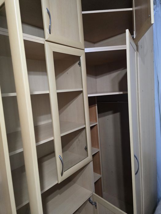 Шкаф угловой 000