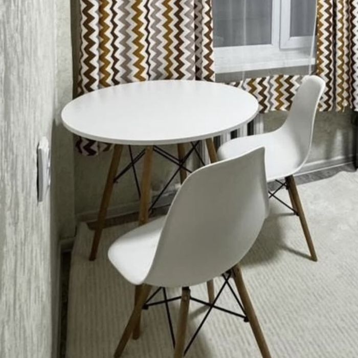 Кухонный стол со стульями