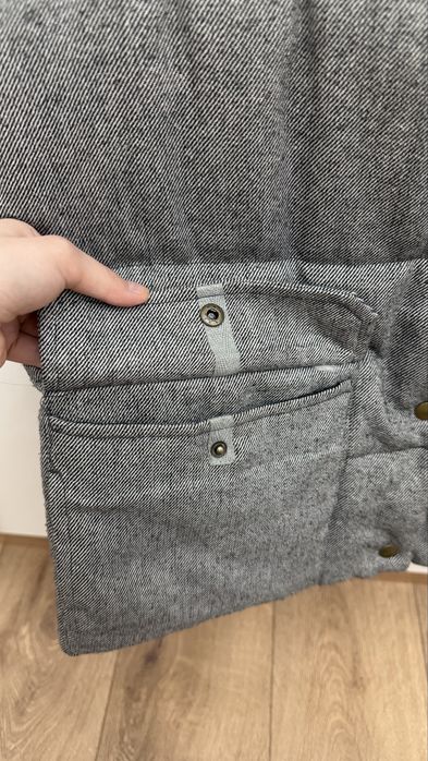 Безрукавки серая и черная